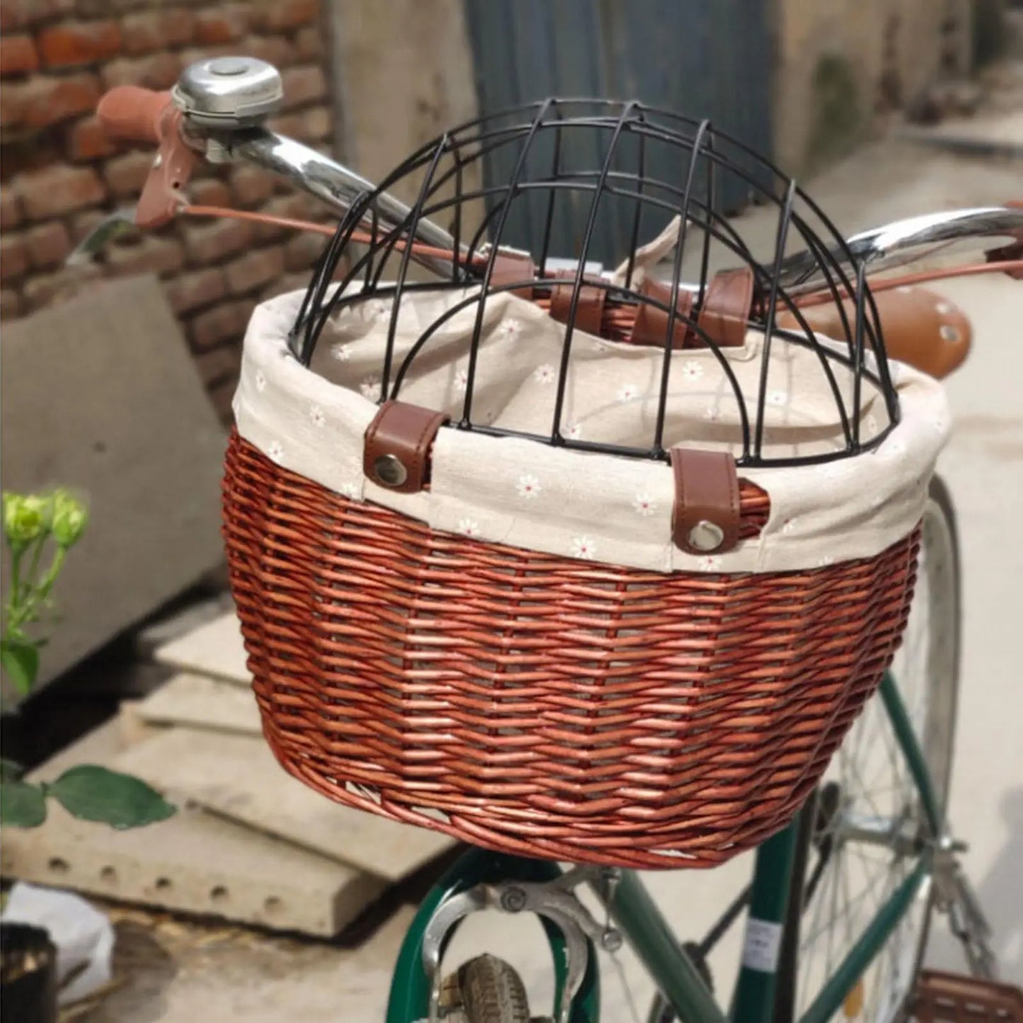 Front-Mounted Wicker Pet Bike Basket – Secure, Stylish, and Weather-Resistant