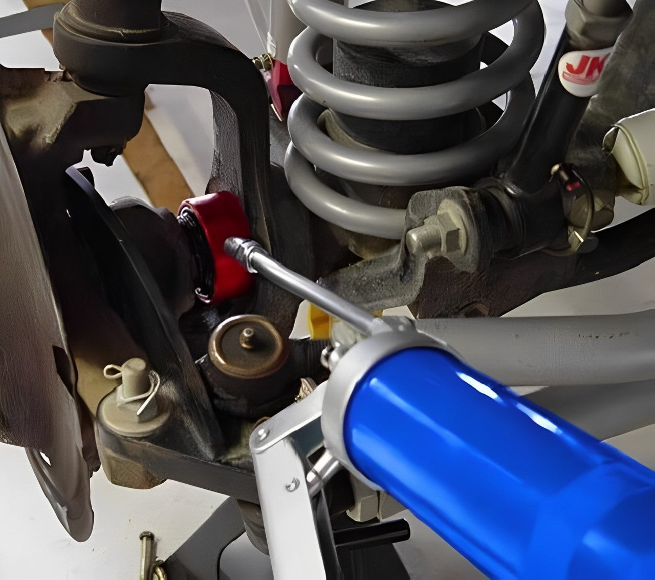 Universal High-Pressure Grease Coupler - Heavy-Duty Adapter for Fast Locking