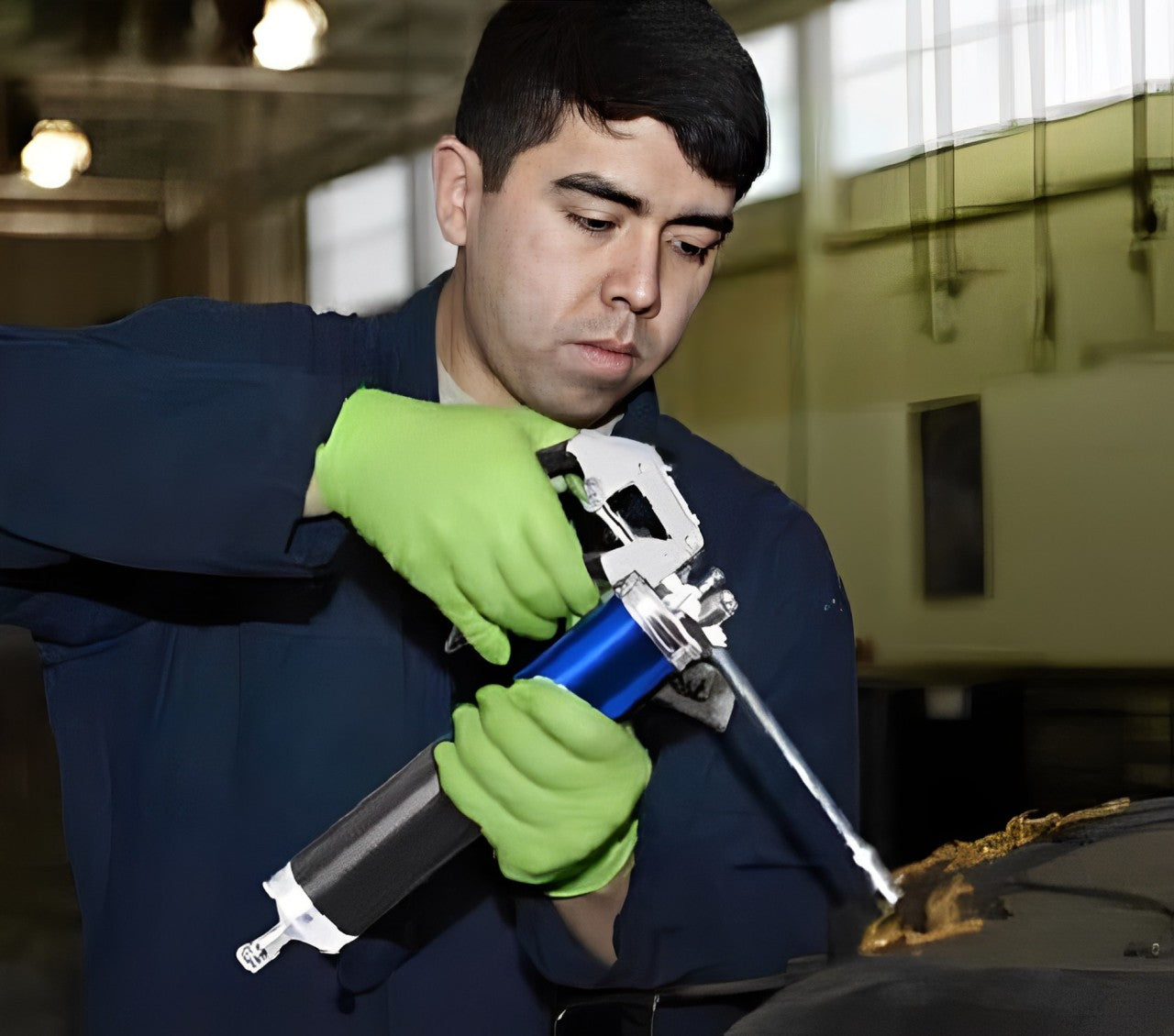 Universal High-Pressure Grease Coupler - Heavy-Duty Adapter for Fast Locking