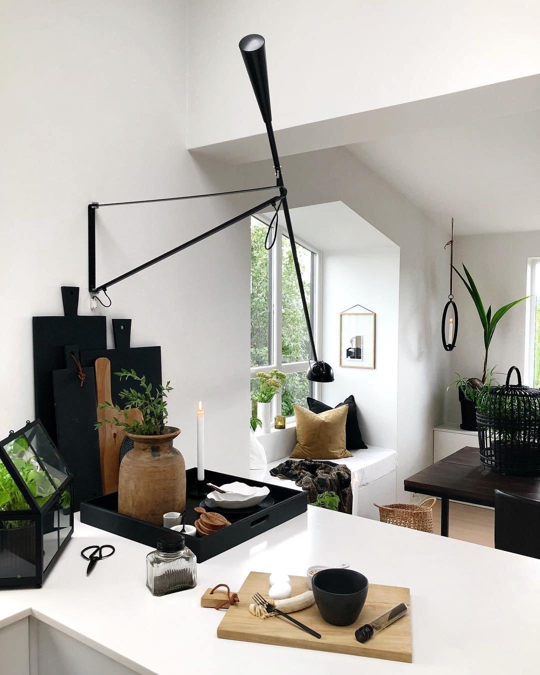 Model 265 Adjustable Wall Light Fixture