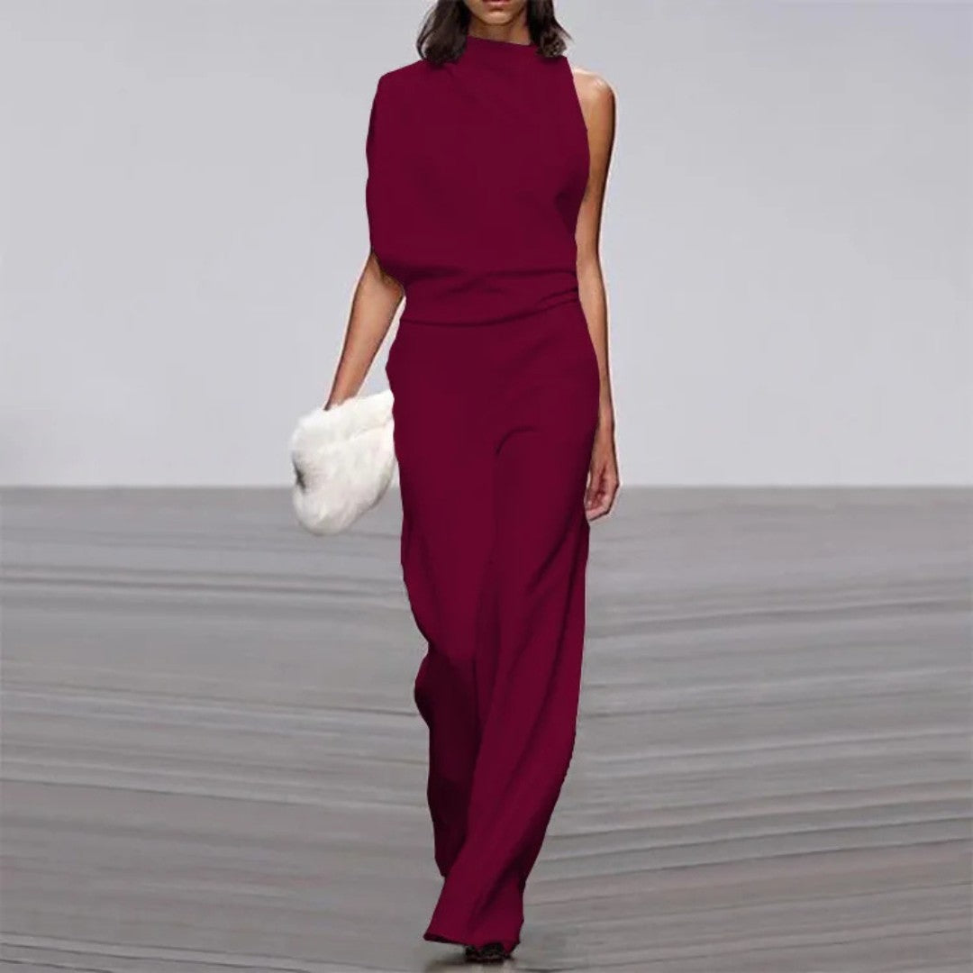 Chic Tailored Sleeveless Jumpsuit with Wide-Leg Design