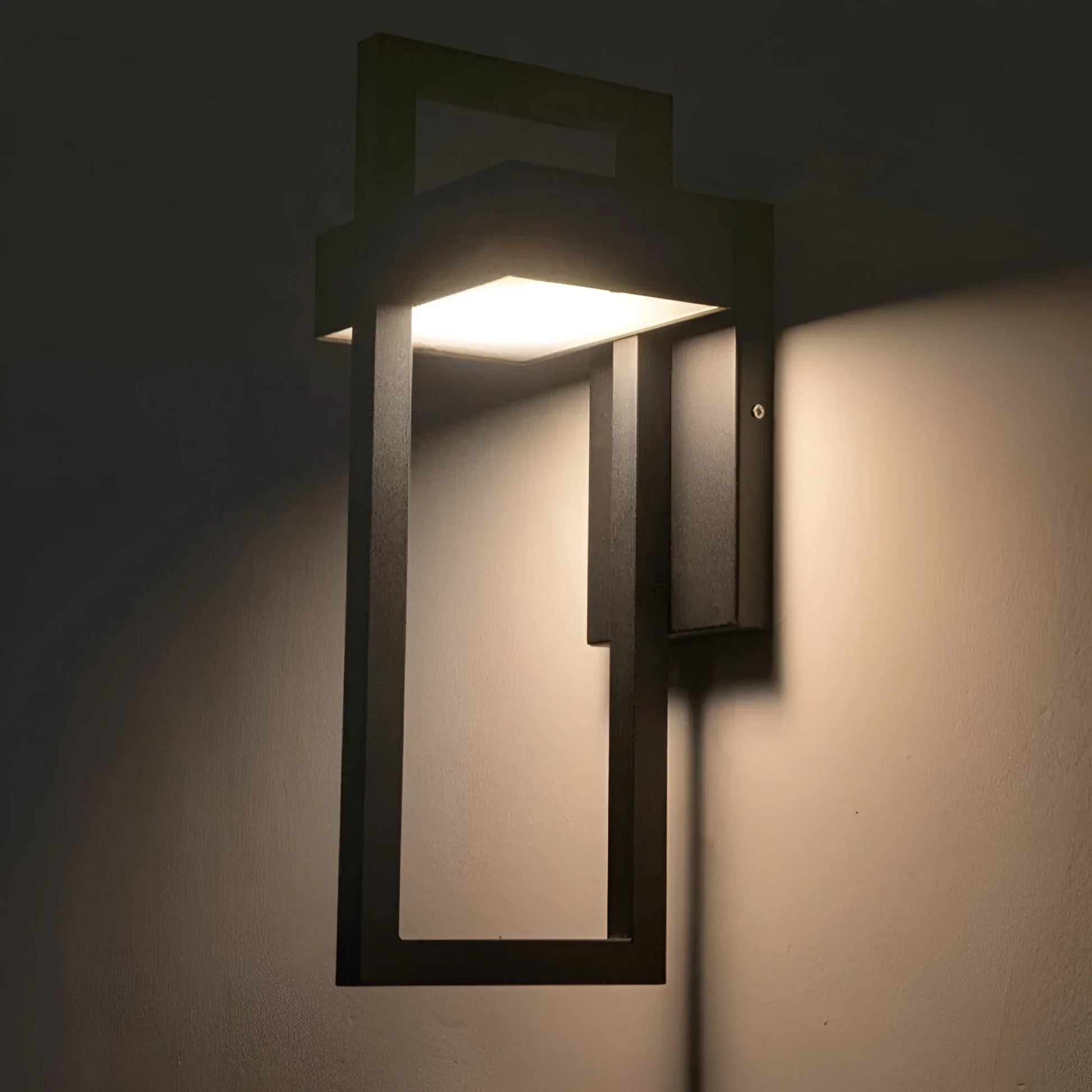 Weatherproof LED Outdoor Wall Lamp
