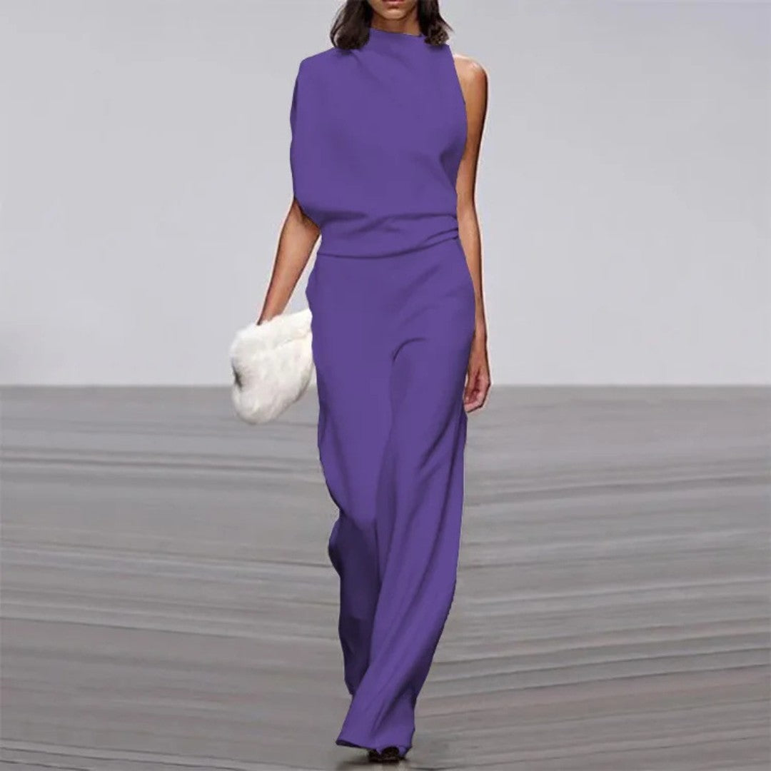 Chic Tailored Sleeveless Jumpsuit with Wide-Leg Design