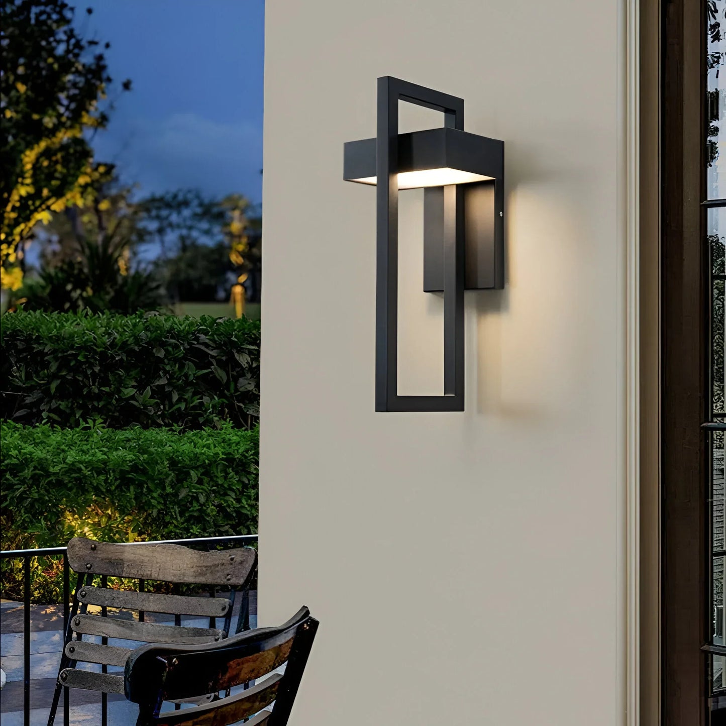 Weatherproof LED Outdoor Wall Lamp