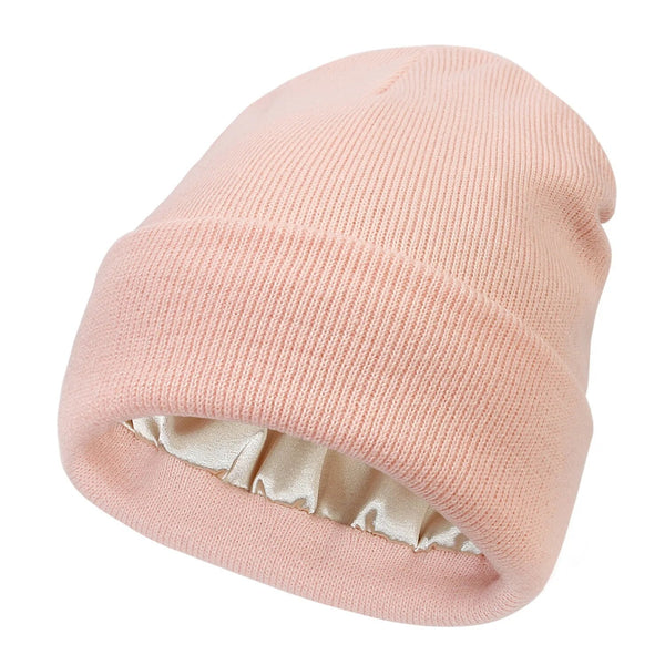 Silk-Lined Winter Hat – Wool Warmth & Anti-Frizz Hair Care