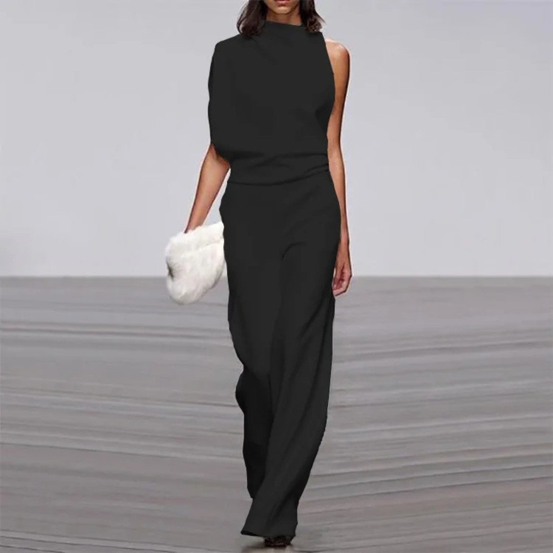 Chic Tailored Sleeveless Jumpsuit with Wide-Leg Design