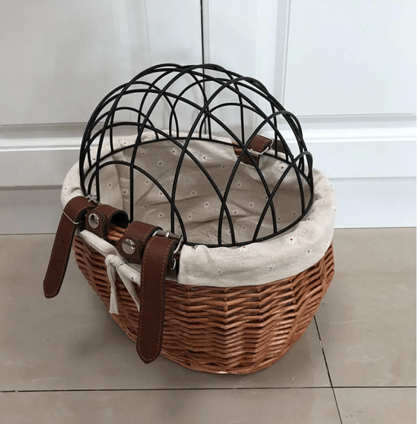 Front-Mounted Wicker Pet Bike Basket – Secure, Stylish, and Weather-Resistant
