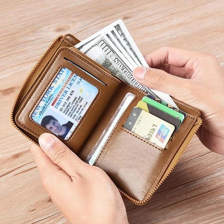 Men's RFID-Blocking Leather Wallet