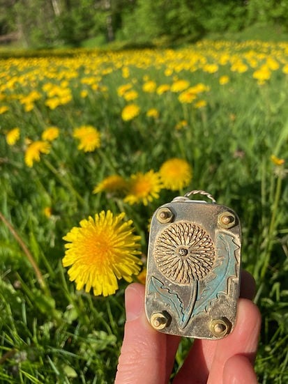 Compact Flower Press for Botanical Keepsakes | Portable Crafting Tool